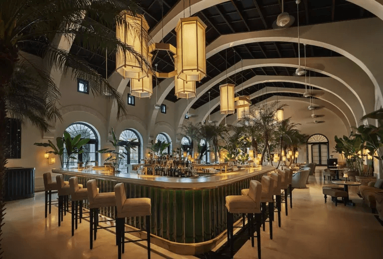 Four Seasons Champagne Bar